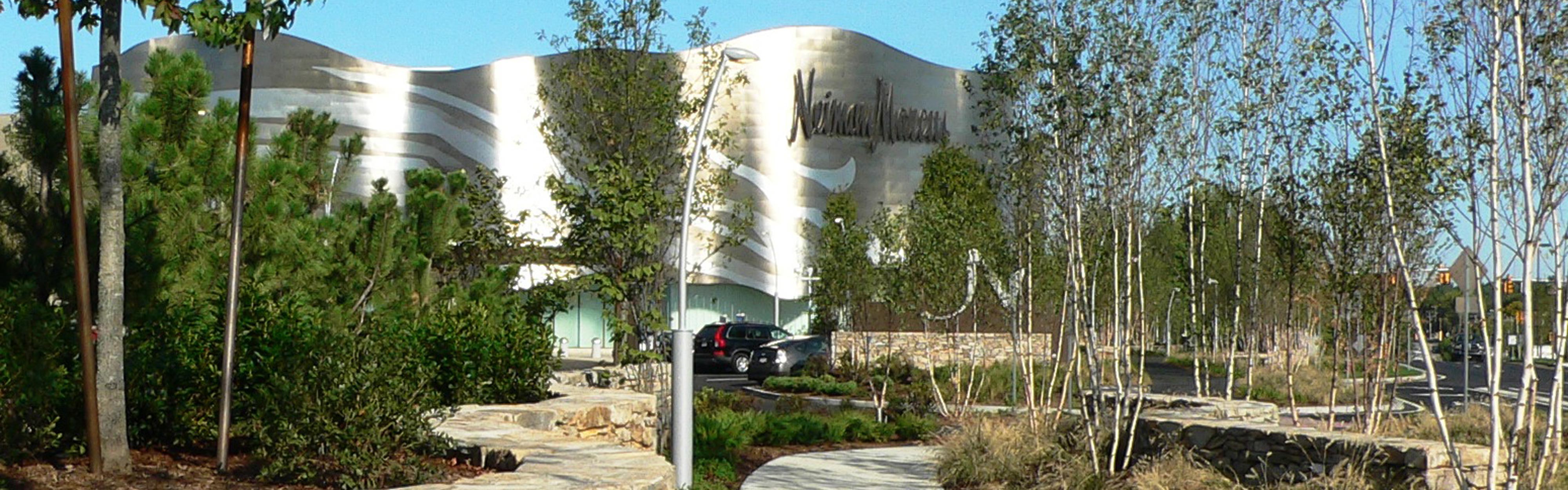 Entrance to a Neiman Marcus store